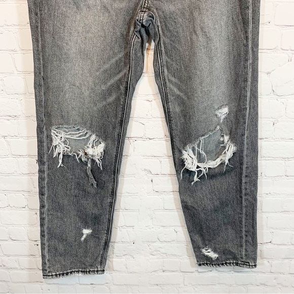 American Eagle Hi rise Mom Jeans Distressed - Picture 4 of 8